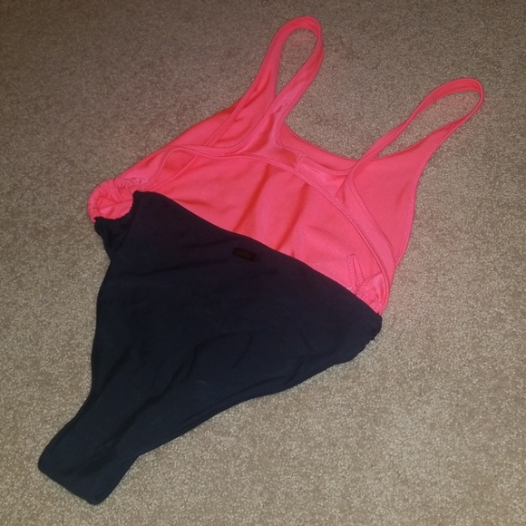 Triangl Jarah Pink Swimsuit Small - Picture 4 of 5